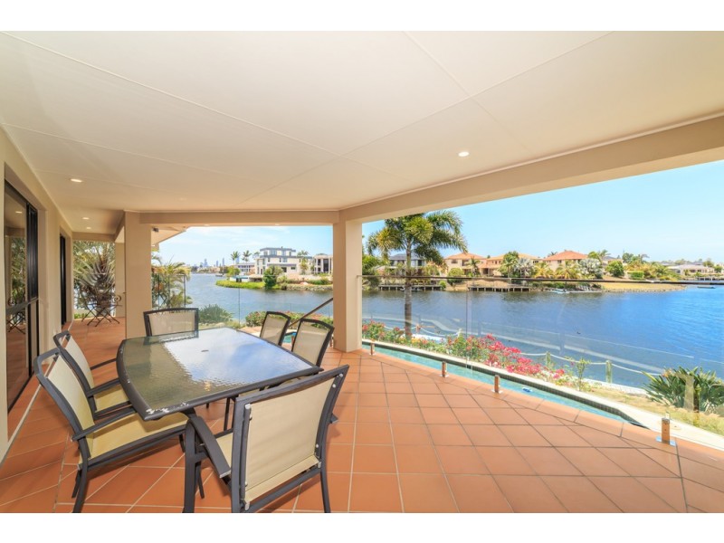 4 Bollard Circuit, Clear Island Waters QLD 4226