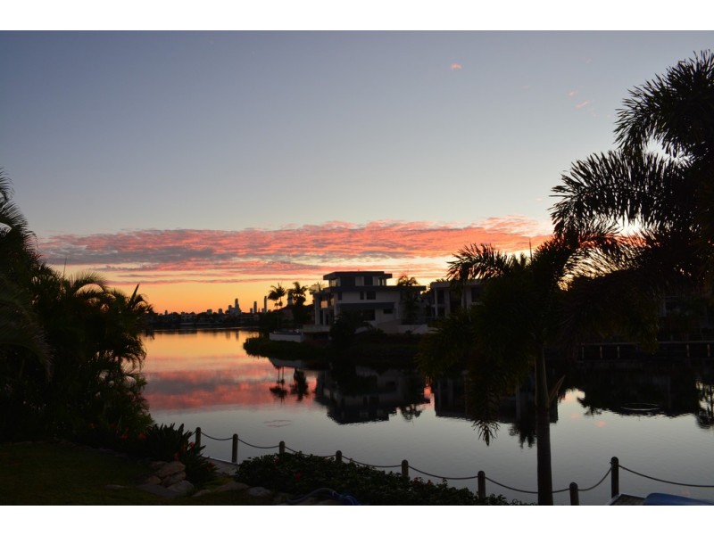 4 Bollard Circuit, Clear Island Waters QLD 4226