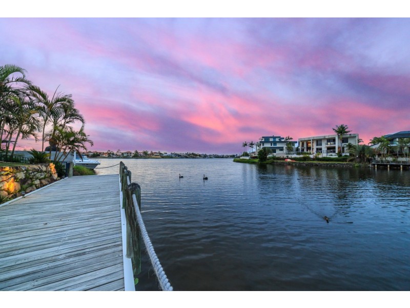 4 Bollard Circuit, Clear Island Waters QLD 4226