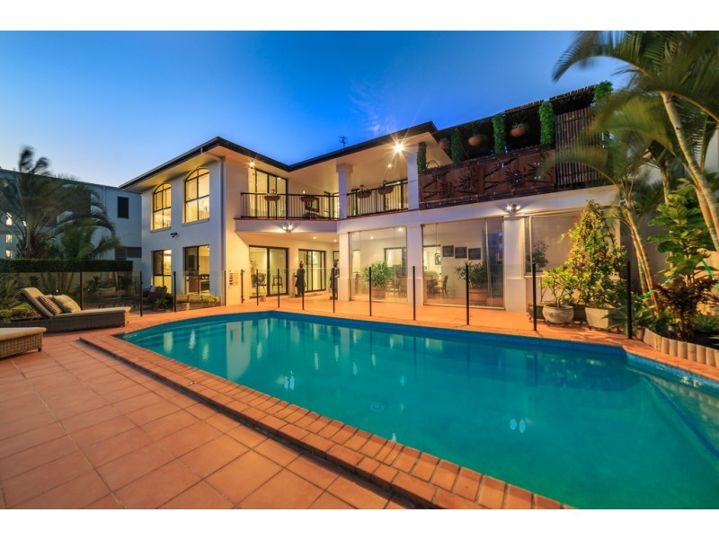 28 Clear Water Bay Avenue, Clear Island Waters QLD 4226