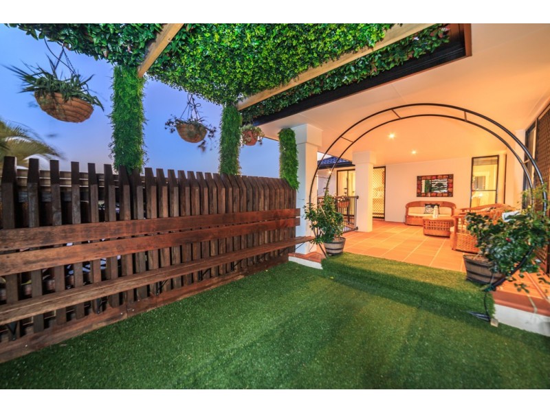 28 Clear Water Bay Avenue, Clear Island Waters QLD 4226