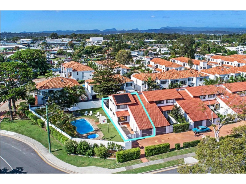 1/2-34 Karbunya Street, Mermaid Waters QLD 4218