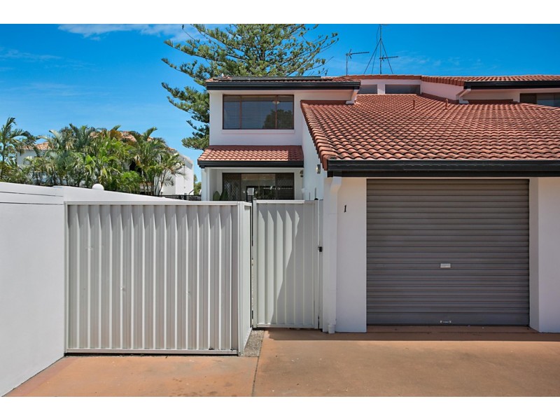 1/2-34 Karbunya Street, Mermaid Waters QLD 4218
