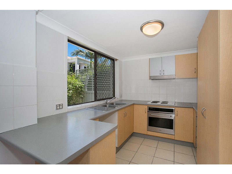 1/2-34 Karbunya Street, Mermaid Waters QLD 4218