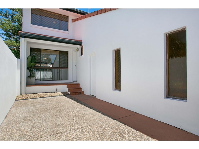 1/2-34 Karbunya Street, Mermaid Waters QLD 4218
