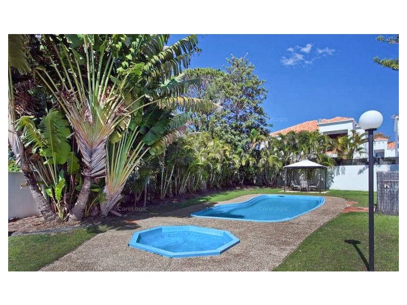 1/2-34 Karbunya Street, Mermaid Waters QLD 4218
