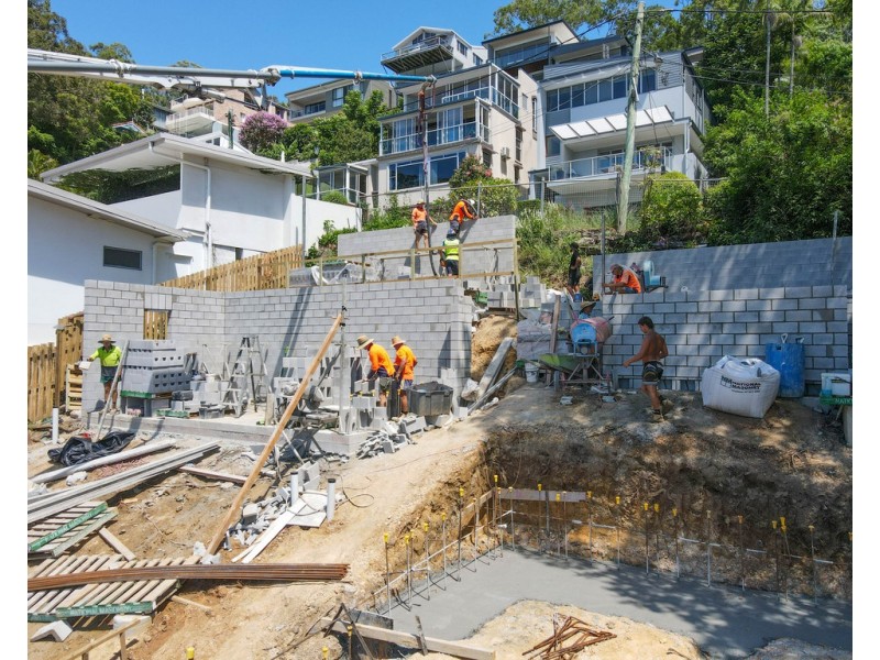 72 Hill Avenue, Burleigh Heads QLD 4220