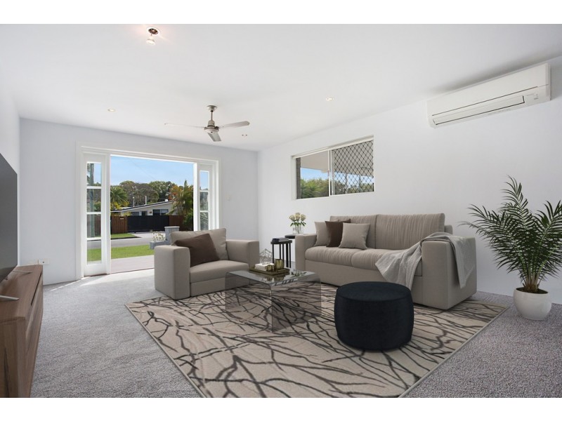 9 Flores Avenue, Palm Beach QLD 4221