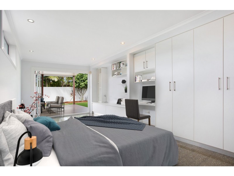 9 Flores Avenue, Palm Beach QLD 4221