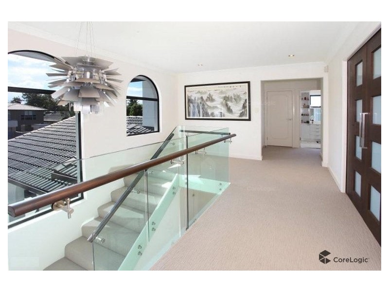 37 Volante Crescent, Mermaid Waters QLD 4218