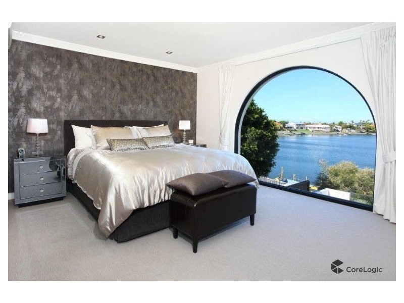 37 Volante Crescent, Mermaid Waters QLD 4218