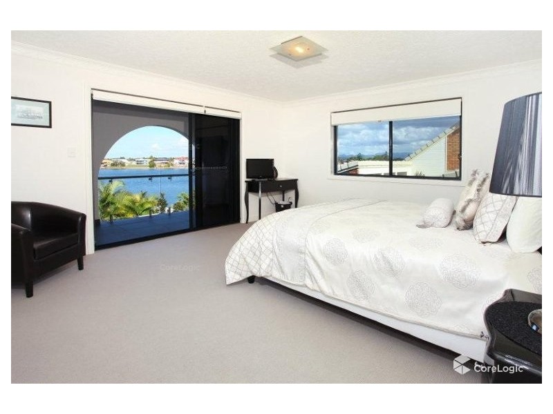 37 Volante Crescent, Mermaid Waters QLD 4218