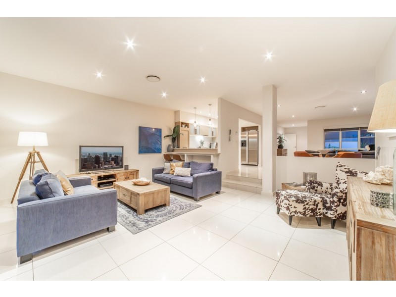 1/7005 Vista Drive, Benowa QLD 4217