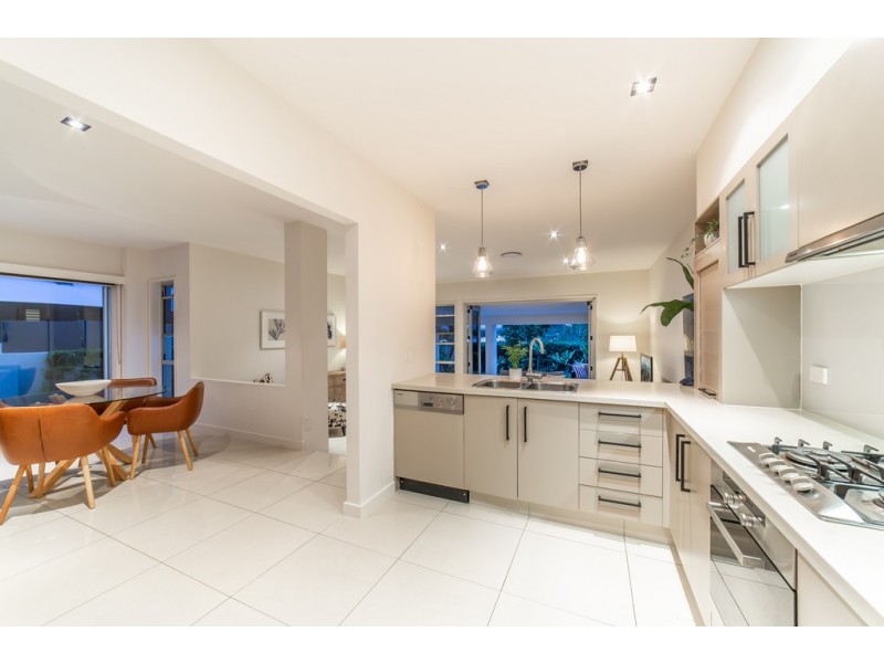 1/7005 Vista Drive, Benowa QLD 4217