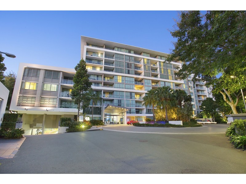 2204 ‘Freshwater Point’ 33 T E Peters Drive, Broadbeach Waters QLD 4218