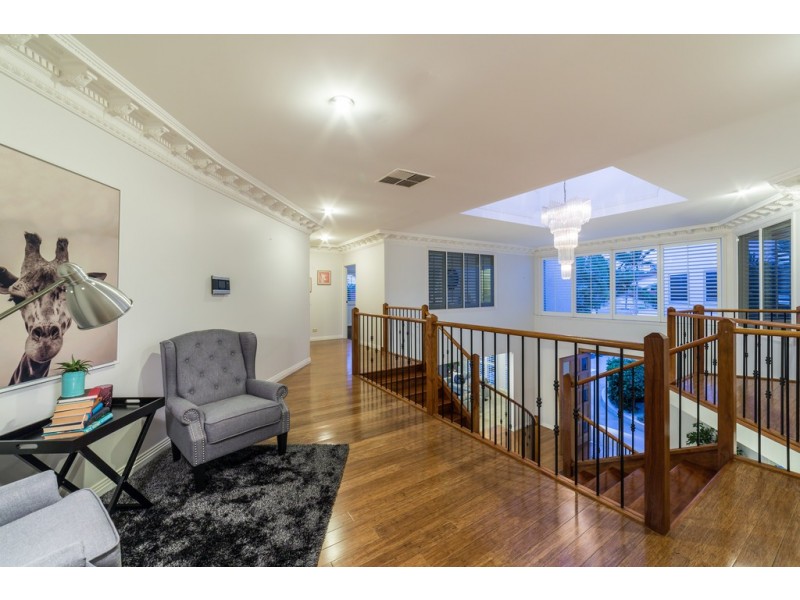 38 Cabana Boulevard, Benowa Waters QLD 4217