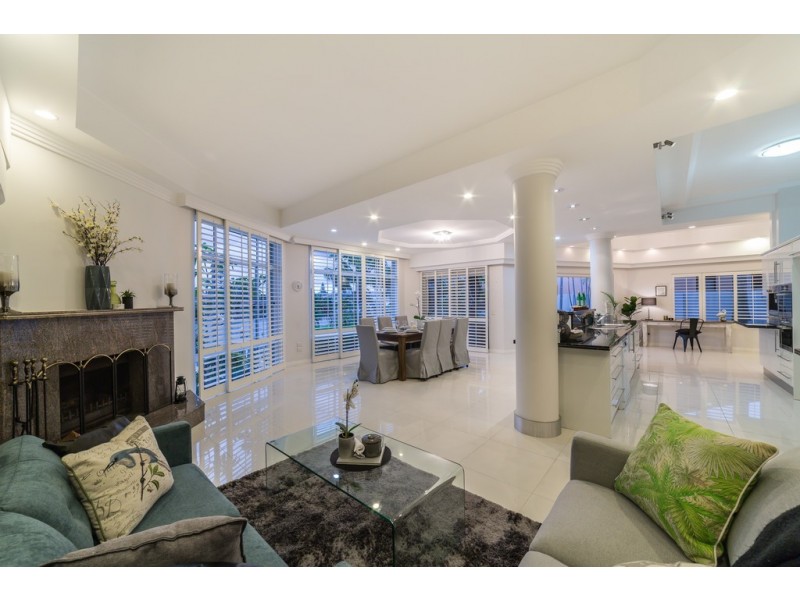 38 Cabana Boulevard, Benowa Waters QLD 4217