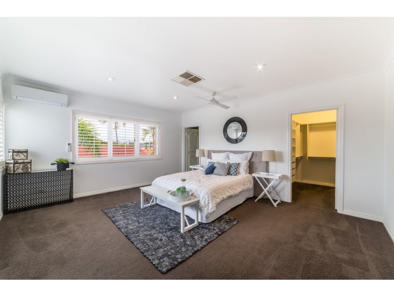 38 Cabana Boulevard, Benowa Waters QLD 4217