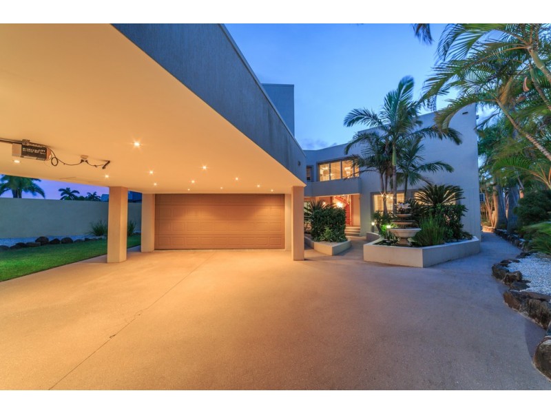 38 Cabana Boulevard, Benowa Waters QLD 4217