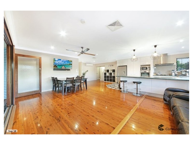 22 Saltash St, Labrador QLD 4215