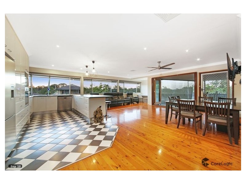22 Saltash St, Labrador QLD 4215