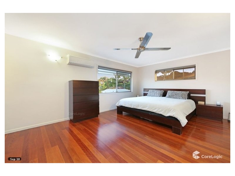 22 Saltash St, Labrador QLD 4215