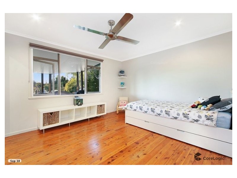 22 Saltash St, Labrador QLD 4215