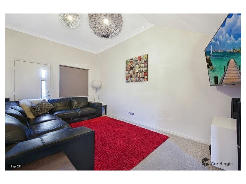 22 Saltash St, Labrador QLD 4215