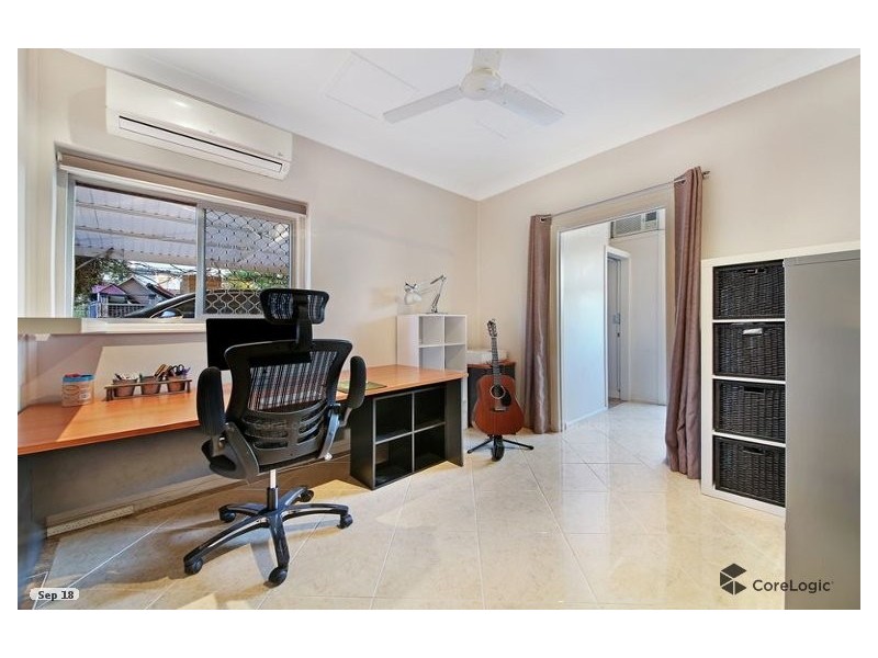 22 Saltash St, Labrador QLD 4215