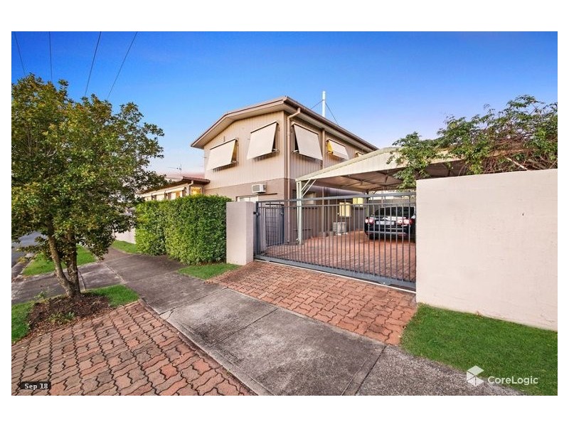 22 Saltash St, Labrador QLD 4215