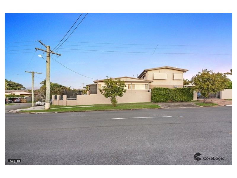 22 Saltash St, Labrador QLD 4215