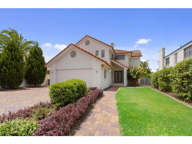 17 Meadowview Drive, Carrara QLD 4211