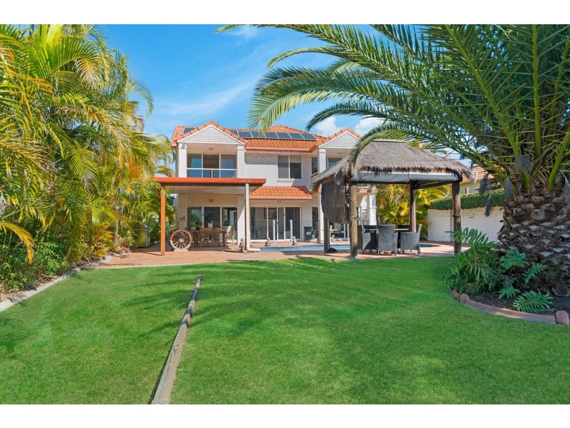 17 Meadowview Drive, Carrara QLD 4211