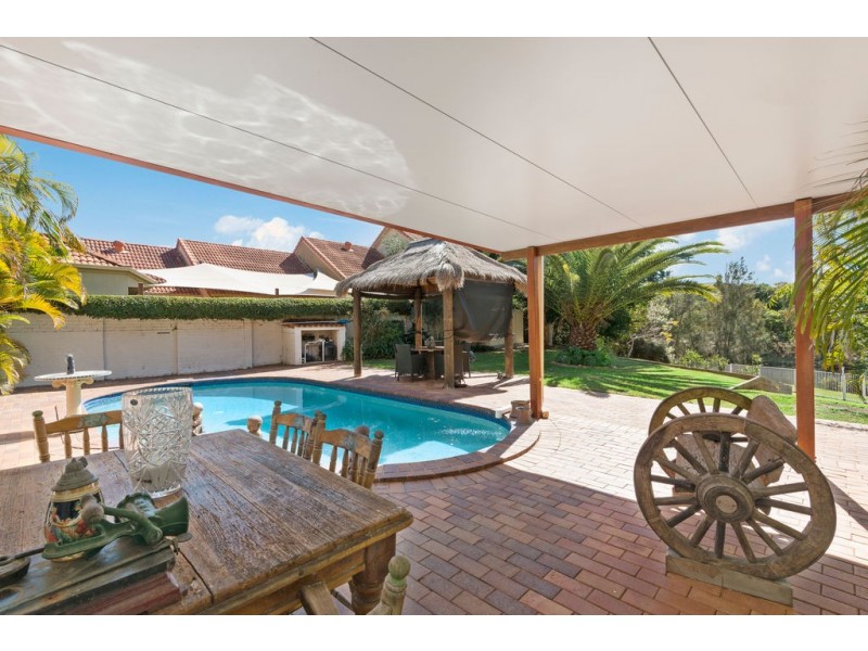 17 Meadowview Drive, Carrara QLD 4211