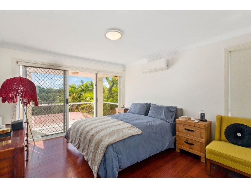 17 Meadowview Drive, Carrara QLD 4211