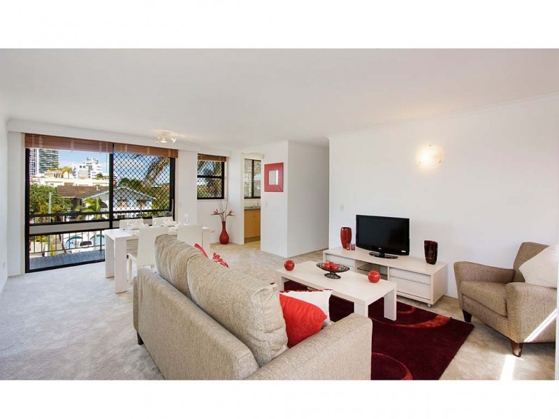 9/31 Britannia Avenue, Broadbeach QLD 4218