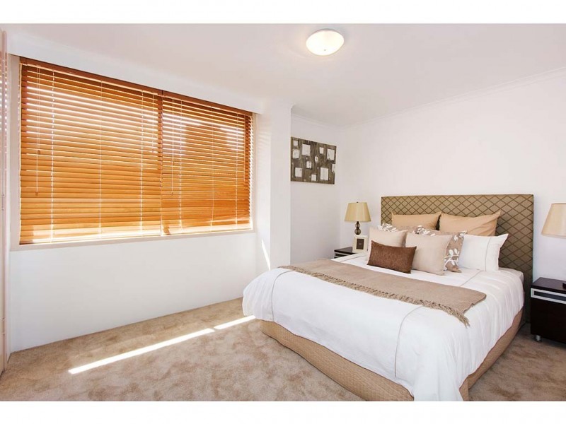 9/31 Britannia Avenue, Broadbeach QLD 4218