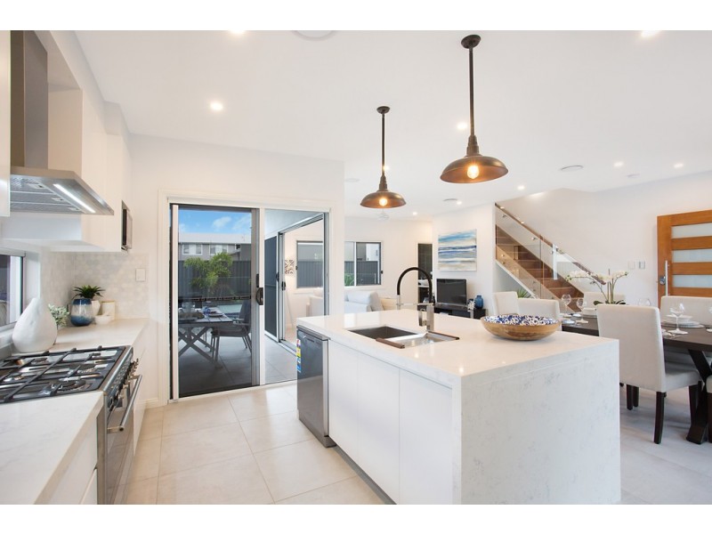 17B Allawah Avenue, Palm Beach QLD 4221