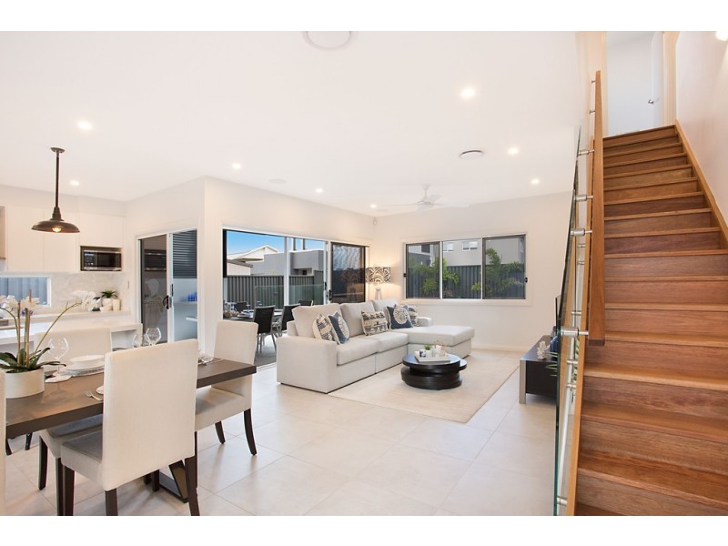 17B Allawah Avenue, Palm Beach QLD 4221