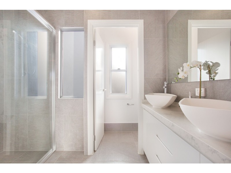 17B Allawah Avenue, Palm Beach QLD 4221