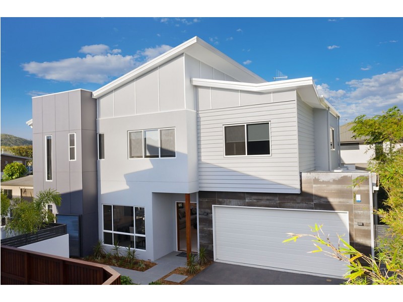 17B Allawah Avenue, Palm Beach QLD 4221