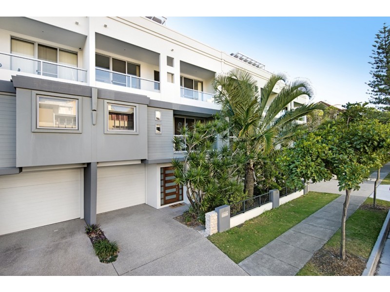 2/176 Surf Parade, Broadbeach QLD 4218