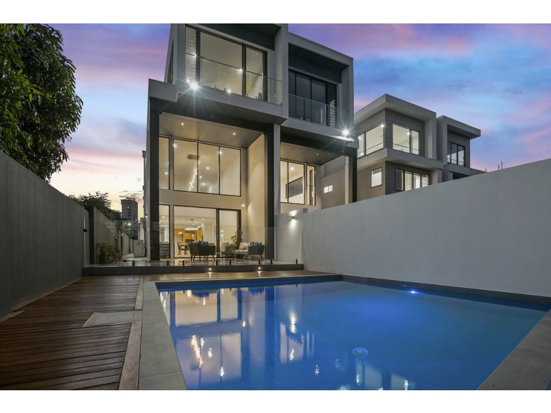48B Paradise Island, Surfers Paradise QLD 4217