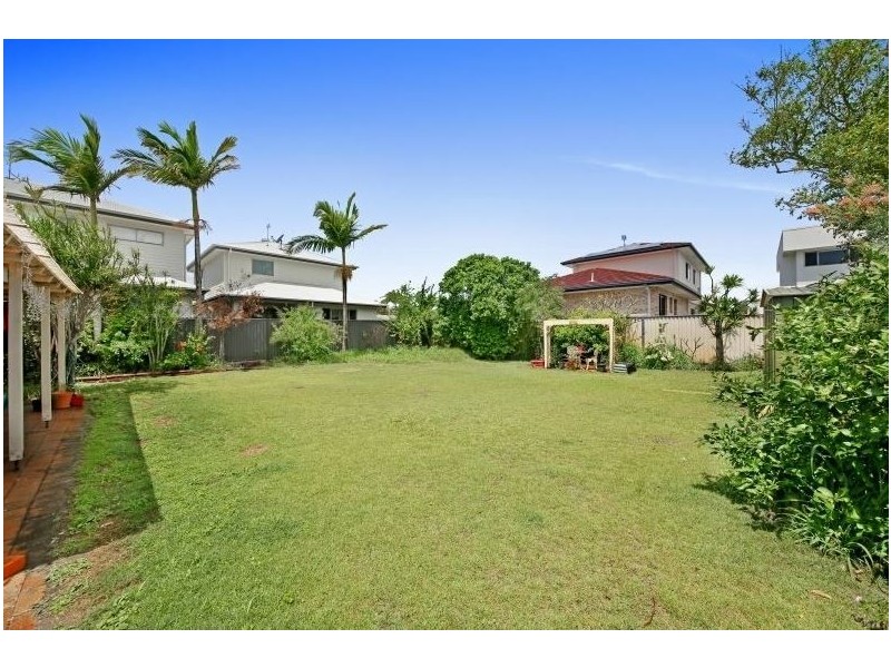 4 Toorak Park Ave, Mermaid Waters QLD 4218