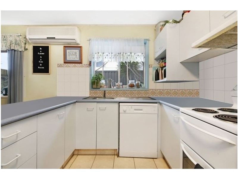 4 Toorak Park Ave, Mermaid Waters QLD 4218