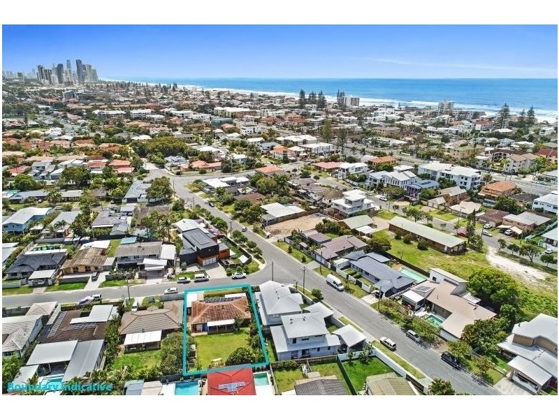 4 Toorak Park Ave, Mermaid Waters QLD 4218