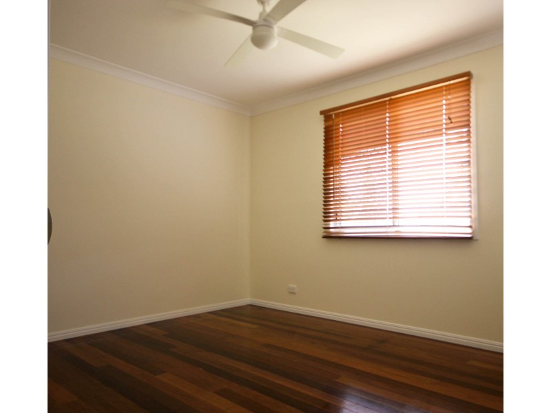 19 McCowan Street, Ashmore QLD 4214