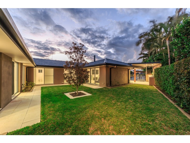 3 Balmoral Avenue, Sorrento QLD 4217