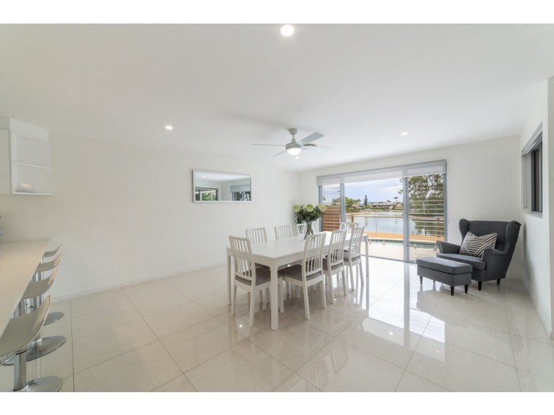 3 Balmoral Avenue, Sorrento QLD 4217
