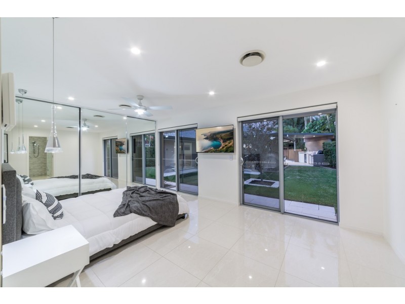 3 Balmoral Avenue, Sorrento QLD 4217
